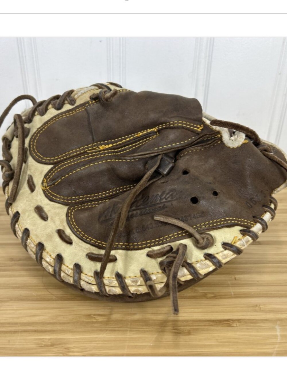 AKADEMA AGC98 Pro Model Catchers Mitt Glove Prodigy Series 32”  RHT Broken - In